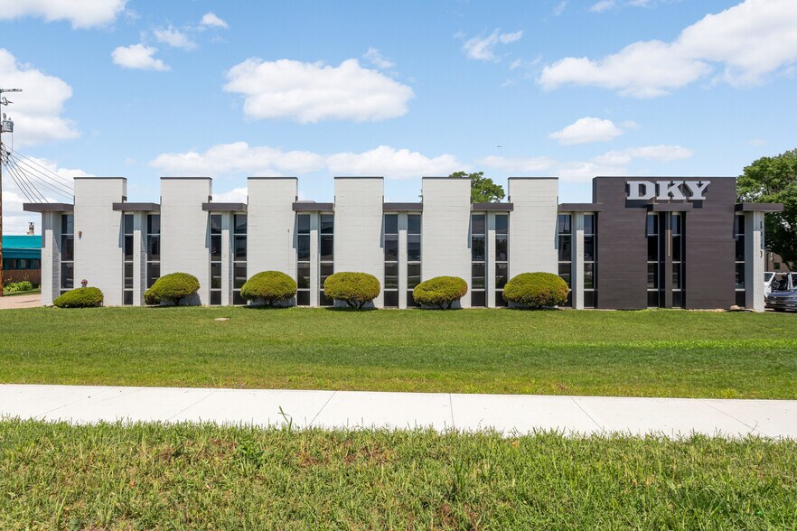 Primary Photo Of 4950 W 78th St, Bloomington Warehouse For Sale