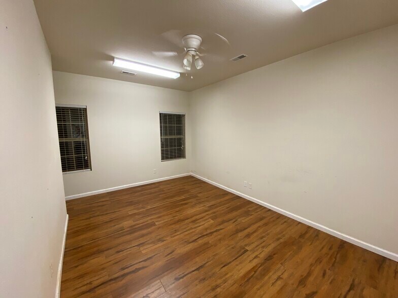 More Photos Of 144 Lincoln Place Ct, Belleville Medical For Sale