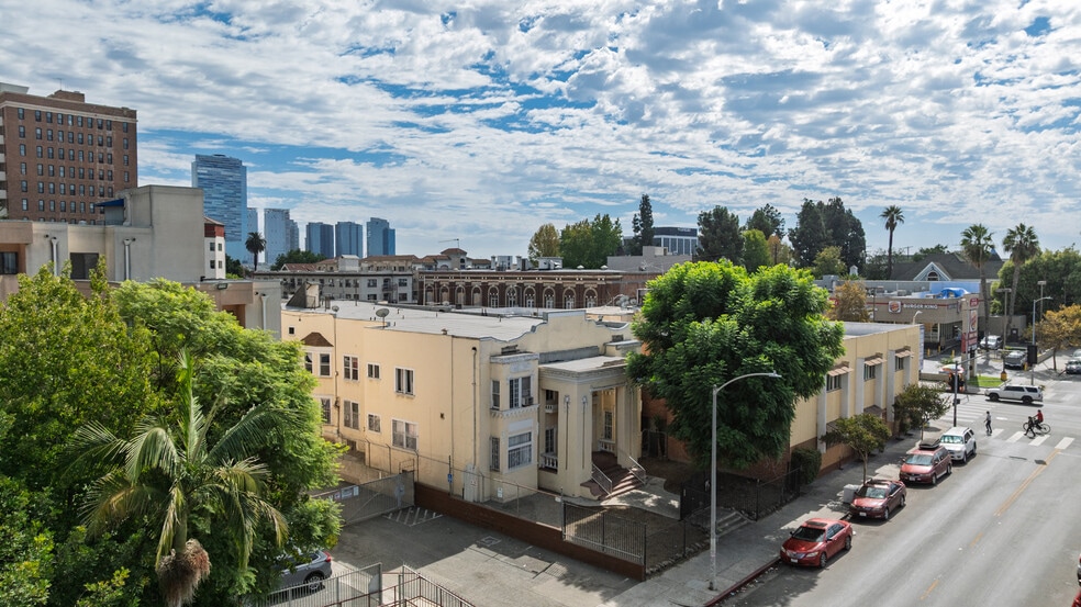 More Photos Of 746 S Bonnie Brae St, Los Angeles Apartments For Sale