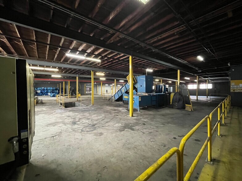 More Photos Of 285 W Trigg Ave, Memphis Manufacturing For Lease