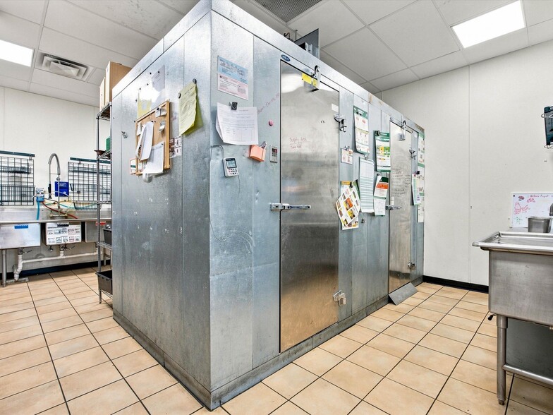 More Photos Of 810 North Ave, Grand Junction Freestanding For Sale