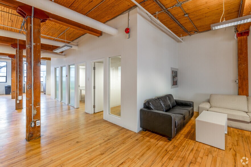 More Photos Of 116 Spadina Ave, Toronto Office Residential For Lease