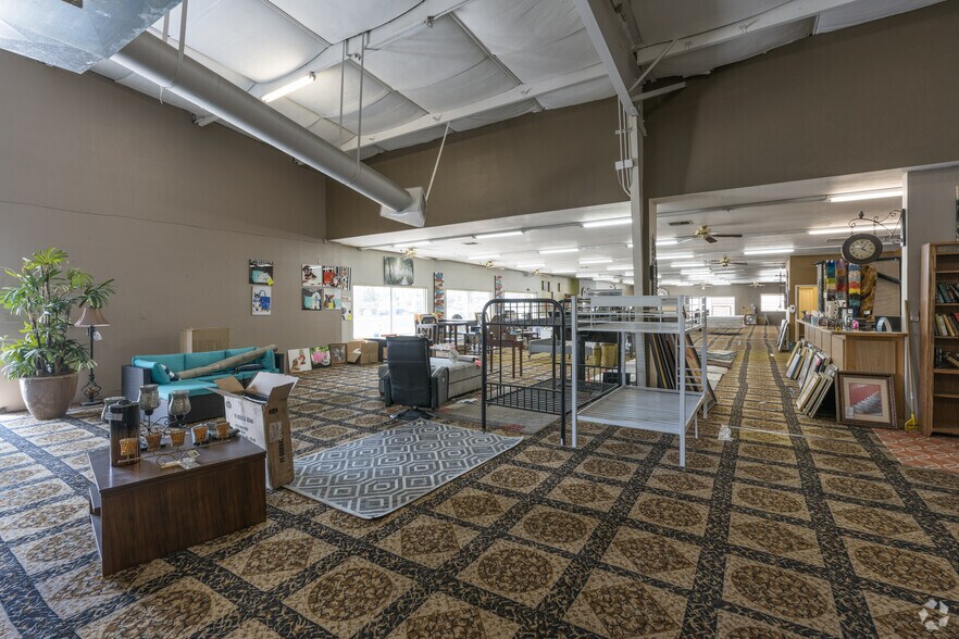 More Photos Of 708 N Nellis Blvd, Las Vegas Freestanding For Sale