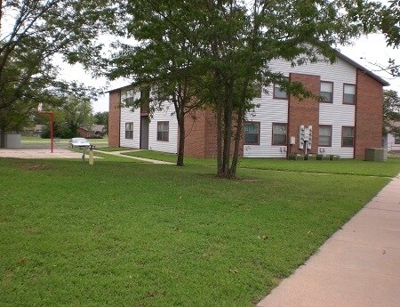 Primary Photo Of 700 Janet St, Clearwater Apartments For Sale