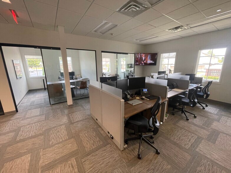 More Photos Of 4521 E 91st St, Tulsa Office For Lease