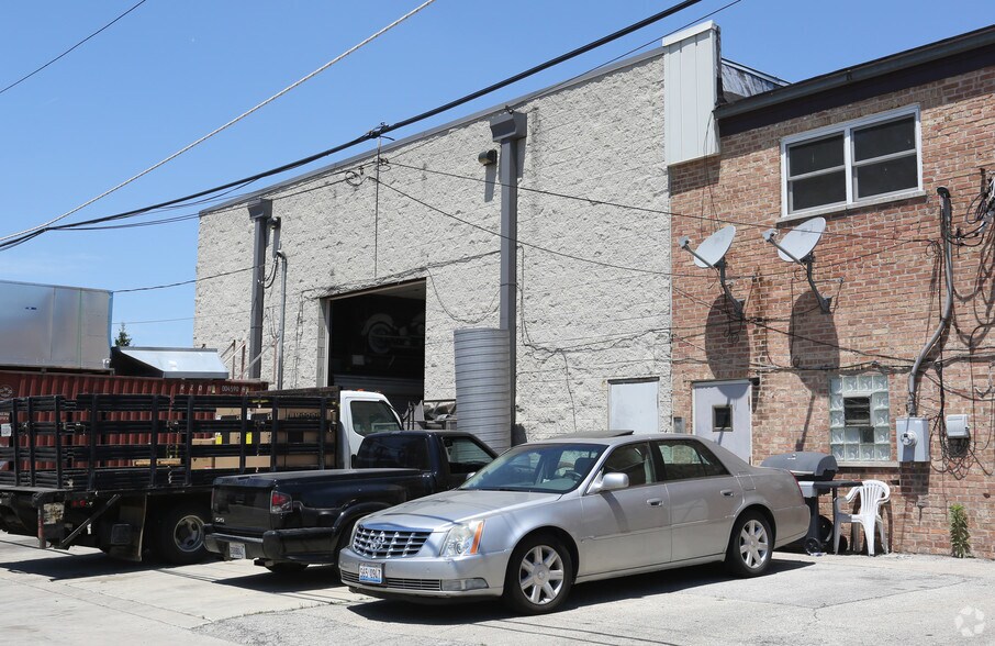 More Photos Of 6609 W 79th St, Burbank Storefront Retail Office For Lease