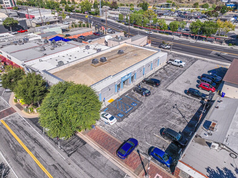 More Photos Of 24316 Main St, Newhall Freestanding For Sale