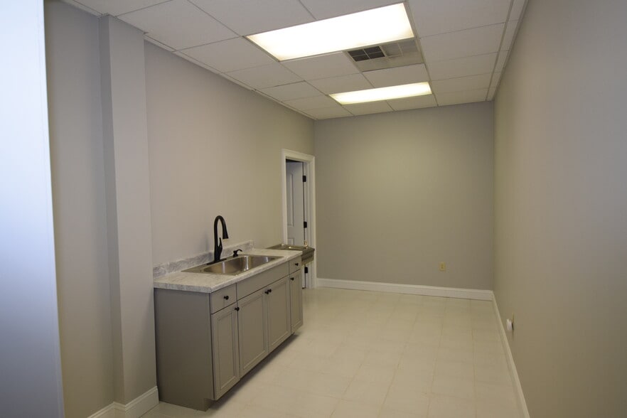 More Photos Of 6128 Brookshire Blvd, Charlotte Light Distribution For Lease