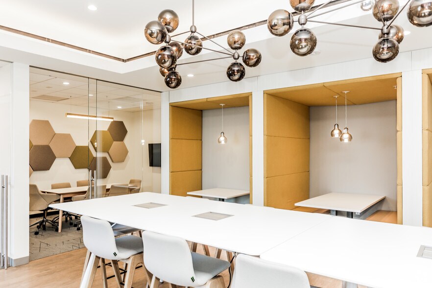 More Photos Of 1200 S Figueroa St, Los Angeles Apartments For Lease