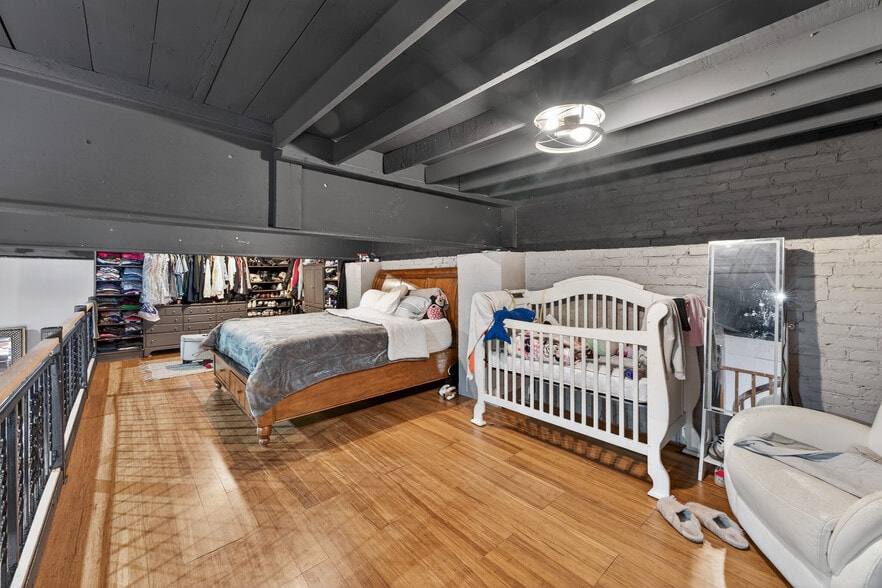 More Photos Of 134 Sterry St, Pawtucket Flex For Sale