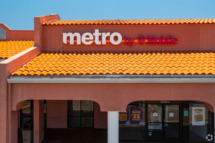 More Photos Of 1251 E Fowler Ave, Tampa Storefront For Lease