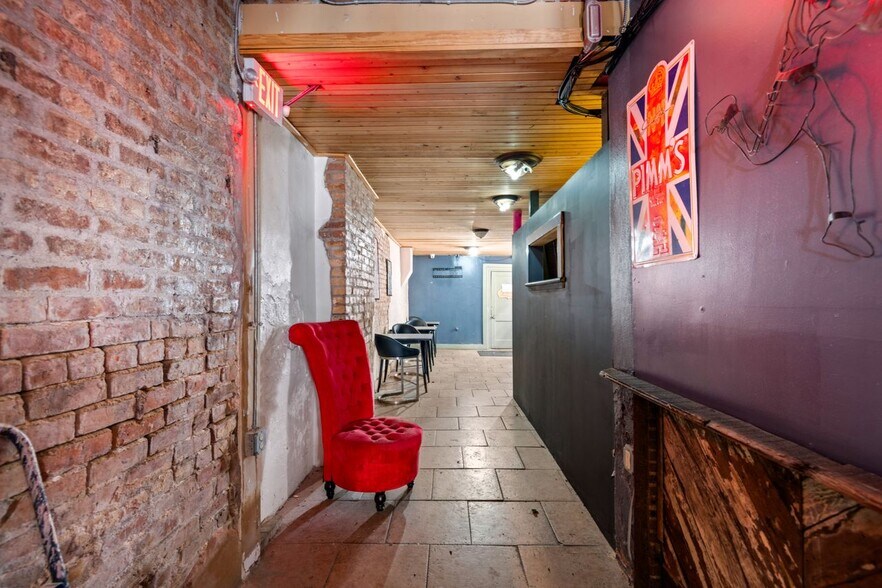 More Photos Of 735 St Joseph St, New Orleans Office For Lease