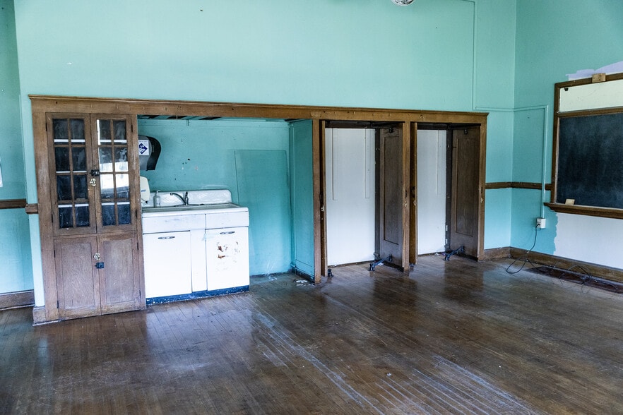 More Photos Of 3500 W National Rd, Springfield Schools For Sale