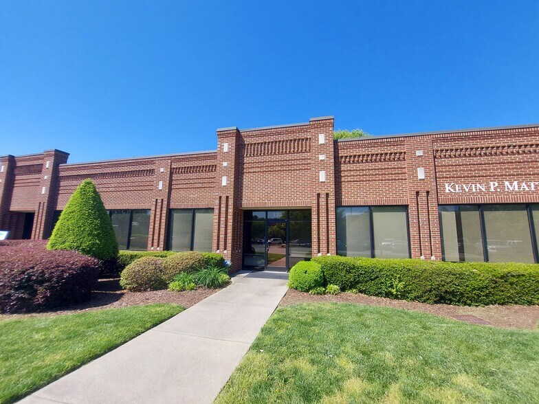 More Photos Of 4210 N Roxboro Rd, Durham Coworking Space