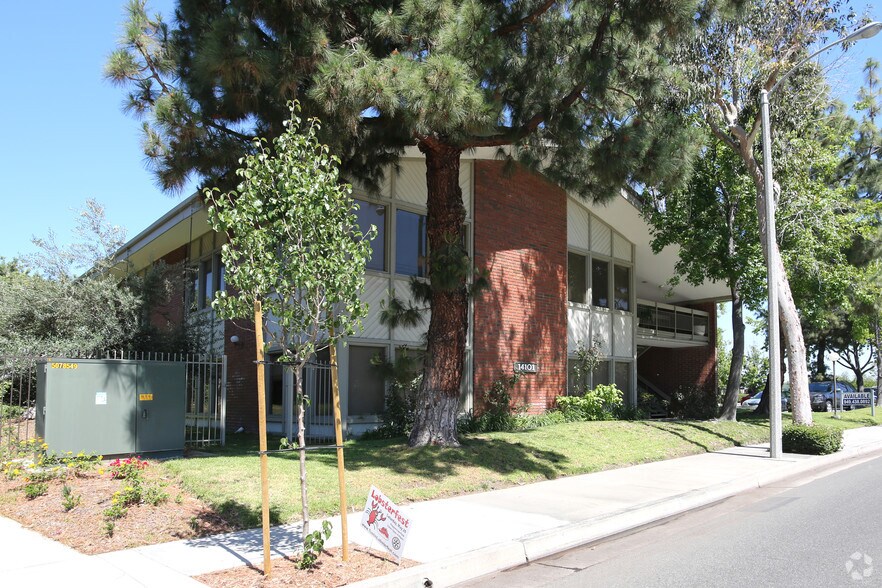More Photos Of 14101 Yorba St, Tustin Office For Sale
