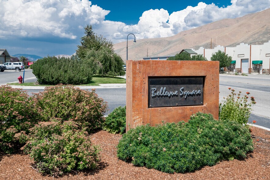More Photos Of 735 N Main St, Bellevue Office For Sale