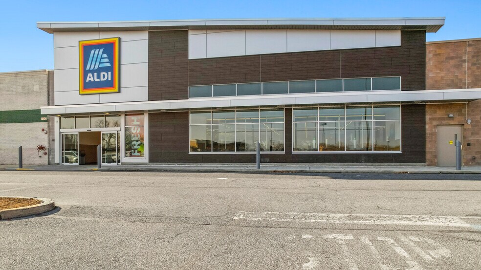 More Photos Of 1065 Woodland Rd, Wyomissing Supermarket For Sale