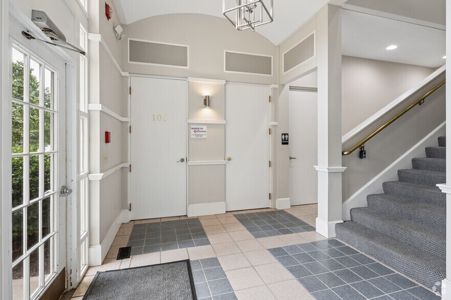 More Photos Of 3920 Plank Rd, Fredericksburg Office Residential For Sale