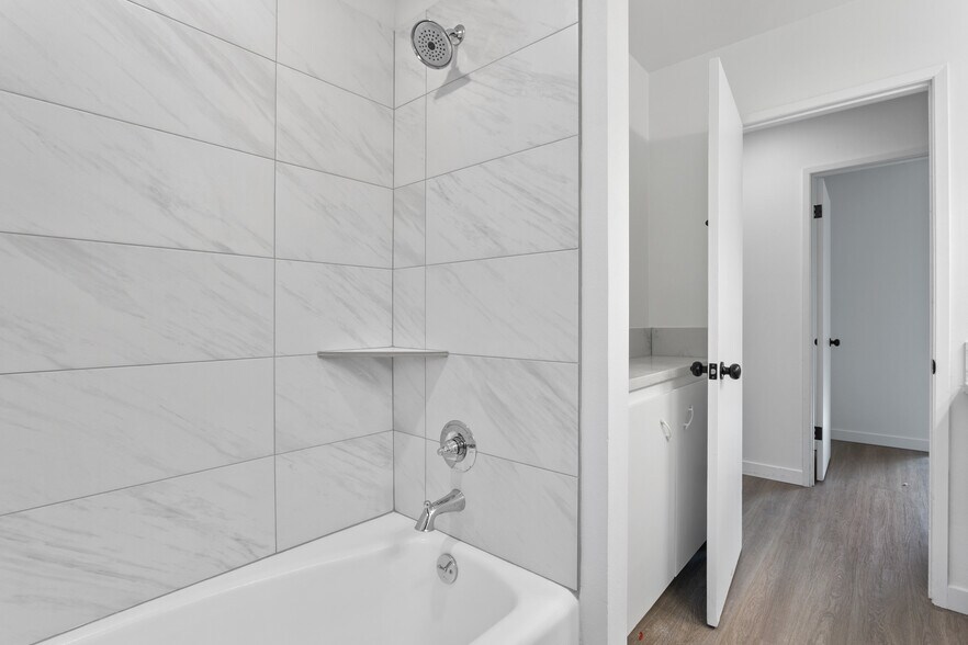 More Photos Of 1904 SE 80th Ave, Portland Apartments For Sale