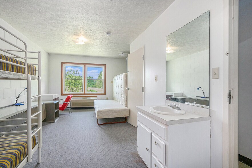 More Photos Of 56968 Dailey Rd, Dowagiac Shelter For Sale