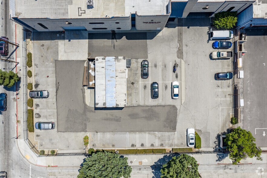More Photos Of 5801 S Alameda St, Los Angeles Manufacturing For Sale
