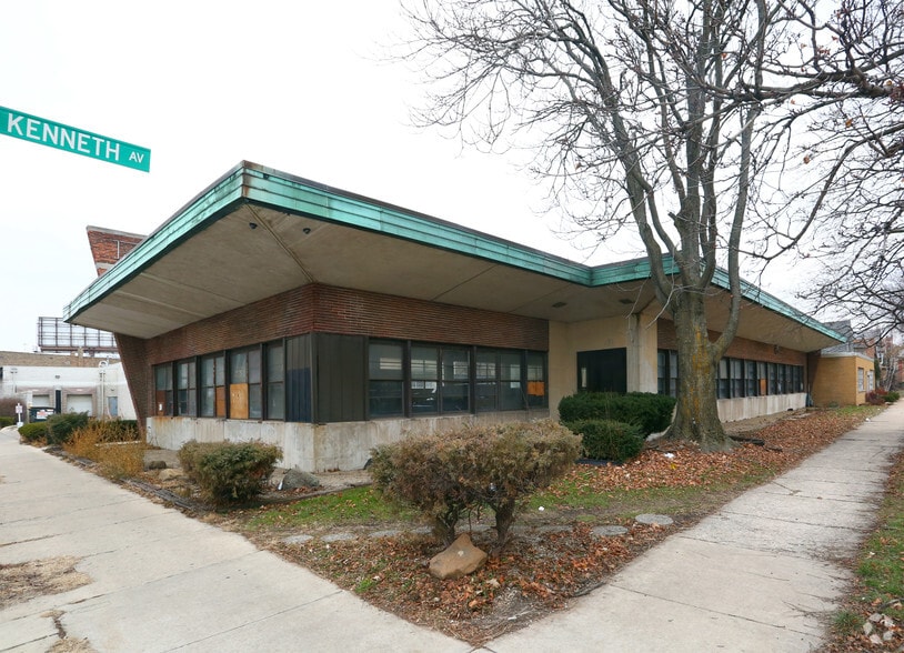 Primary Photo Of 4440 W Montrose Ave, Chicago Light Manufacturing For Lease