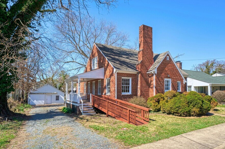 Primary Photo Of 121 N Hatcher Ave, Purcellville Office For Sale