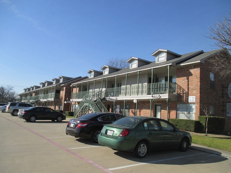 More Photos Of 405 S Elm St, Denton Apartments For Sale