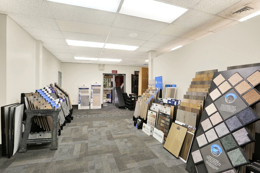 More Photos Of 1915 Lenox St, Harrisburg General Retail For Sale