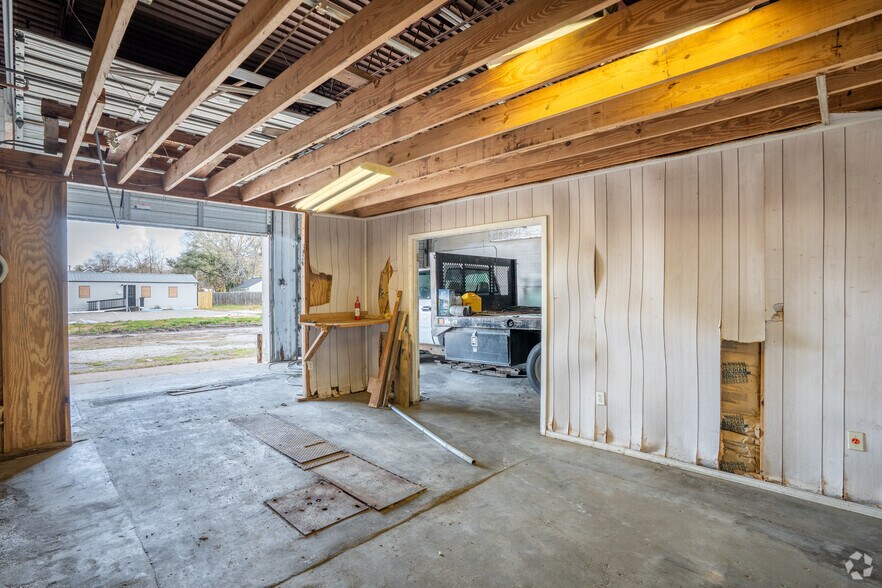 More Photos Of 3835 Gulfway Dr, Port Arthur Warehouse For Lease