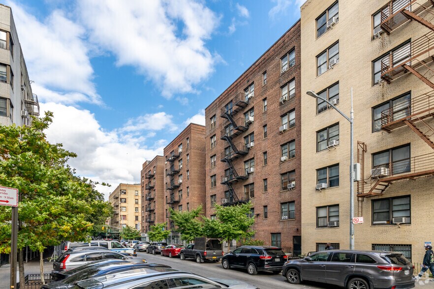 More Photos Of 930 Sheridan Ave, Bronx Apartments For Lease