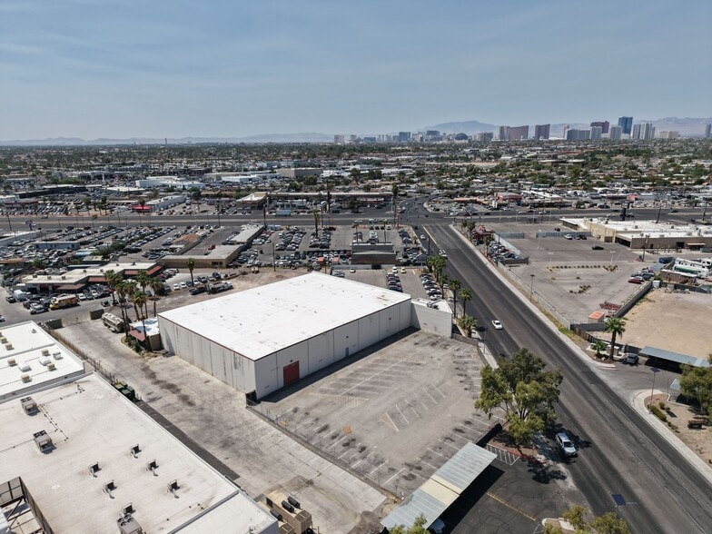 More Photos Of 3250 Palm Pky, Las Vegas Warehouse For Sale