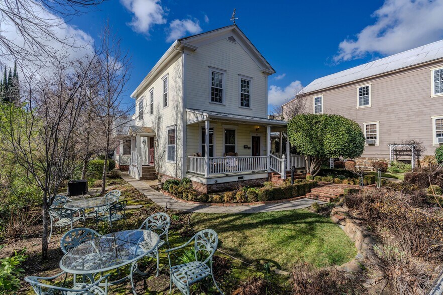 More Photos Of 77 Main St, Sutter Creek Hospitality For Sale