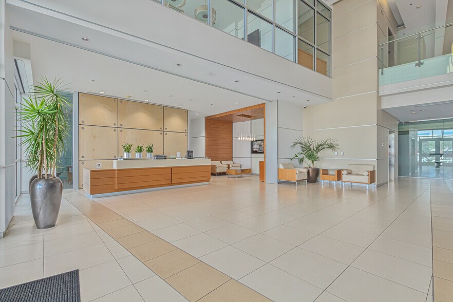 More Photos Of 4650 E Cotton Center Blvd, Phoenix Office For Lease