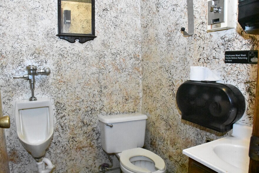 More Photos Of 106 S Main St, Springboro Storefront Retail Residential For Sale