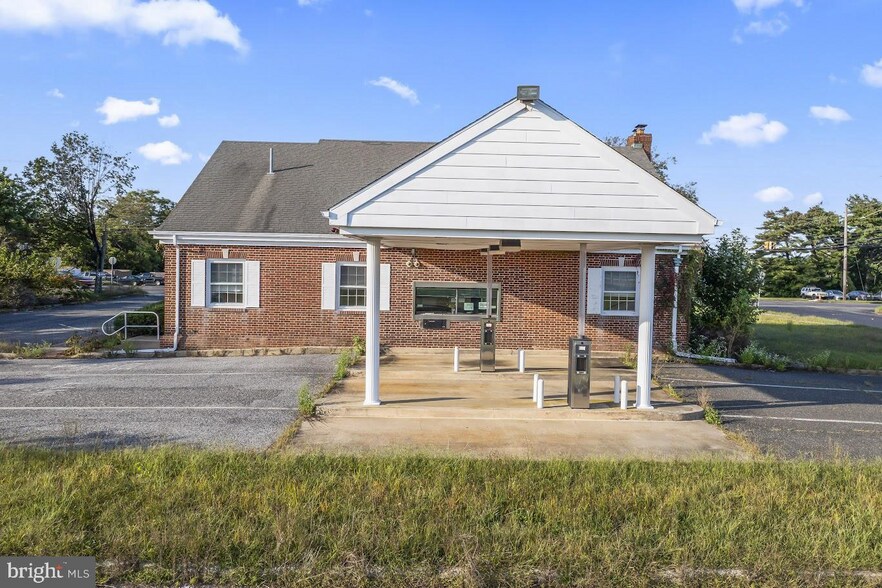 More Photos Of 4943 Landis Ave, Vineland Bank For Lease