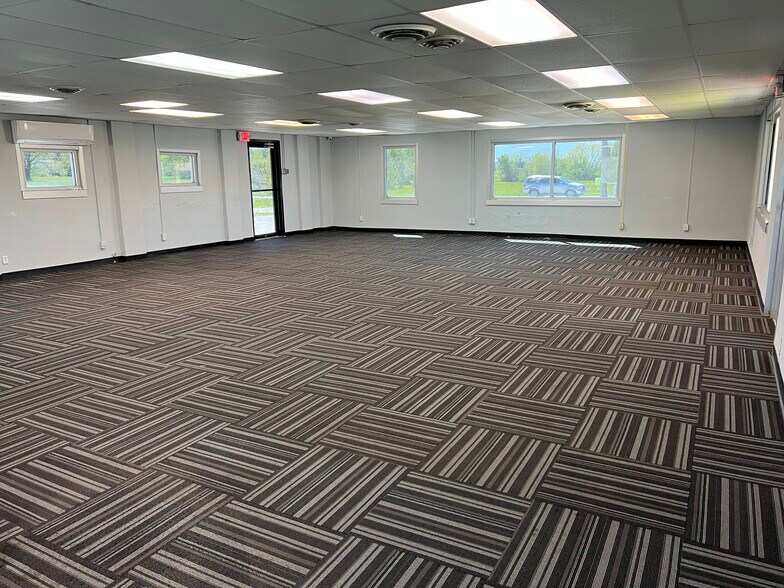 More Photos Of 3250 W Sunshine St, Springfield Restaurant For Lease