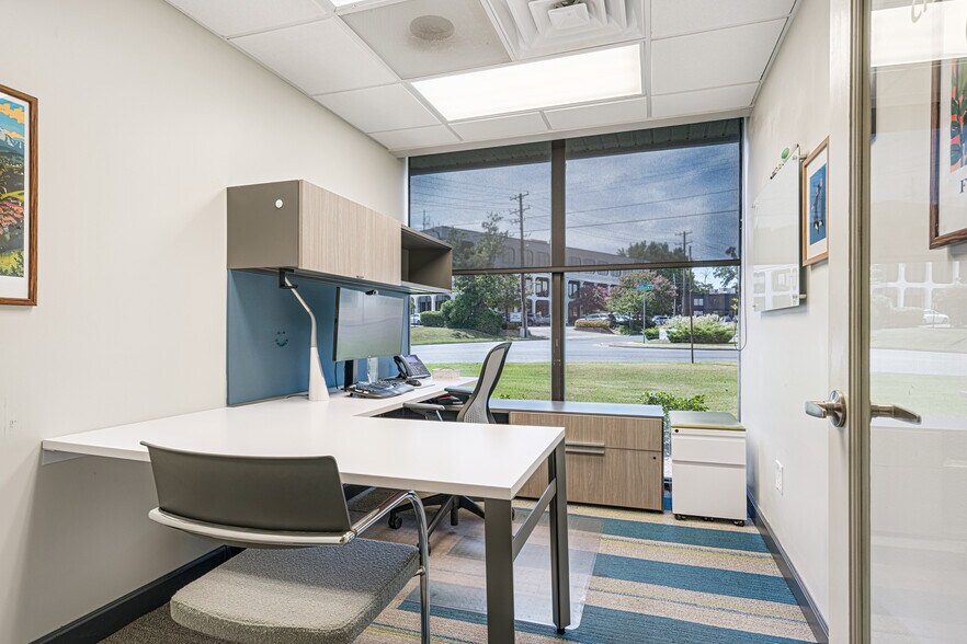 More Photos Of 5570 Murray Ave, Memphis Office For Sale