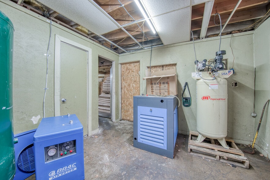 More Photos Of 1080 3rd Ave, North Versailles Warehouse For Sale