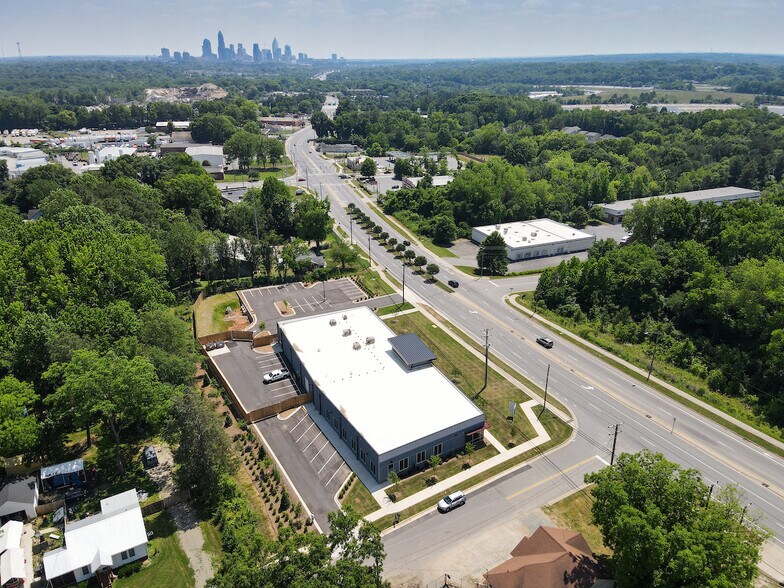 More Photos Of 4348 Statesville Rd, Charlotte Flex For Lease