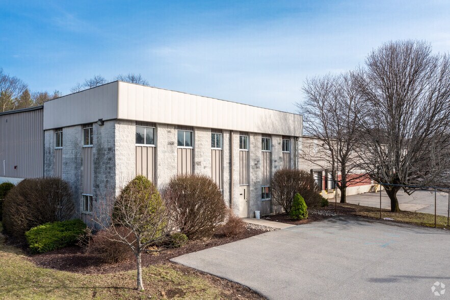 Primary Photo Of 22-24 Riverview Dr, Marlboro Warehouse For Lease