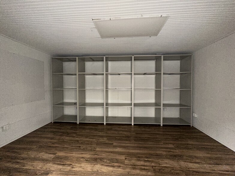 More Photos Of 1240 Hand Ave, Ormond Beach Showroom For Lease