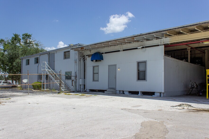 More Photos Of 310 Cypress Rd, Ocala Manufacturing For Sale