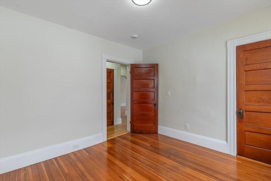 More Photos Of 412 Cabot St, Beverly Apartments For Sale