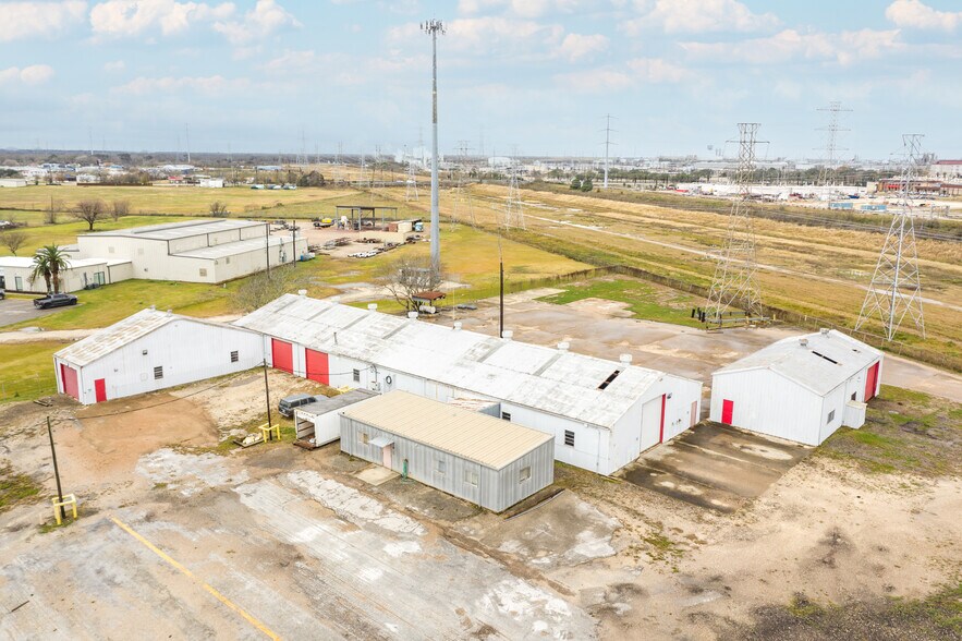 More Photos Of 2309 Zapata St, Freeport Warehouse For Lease