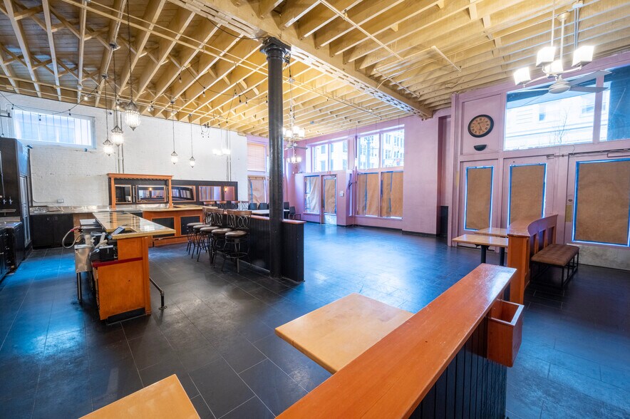 More Photos Of 221-277 SW Pine St, Portland Office For Sale