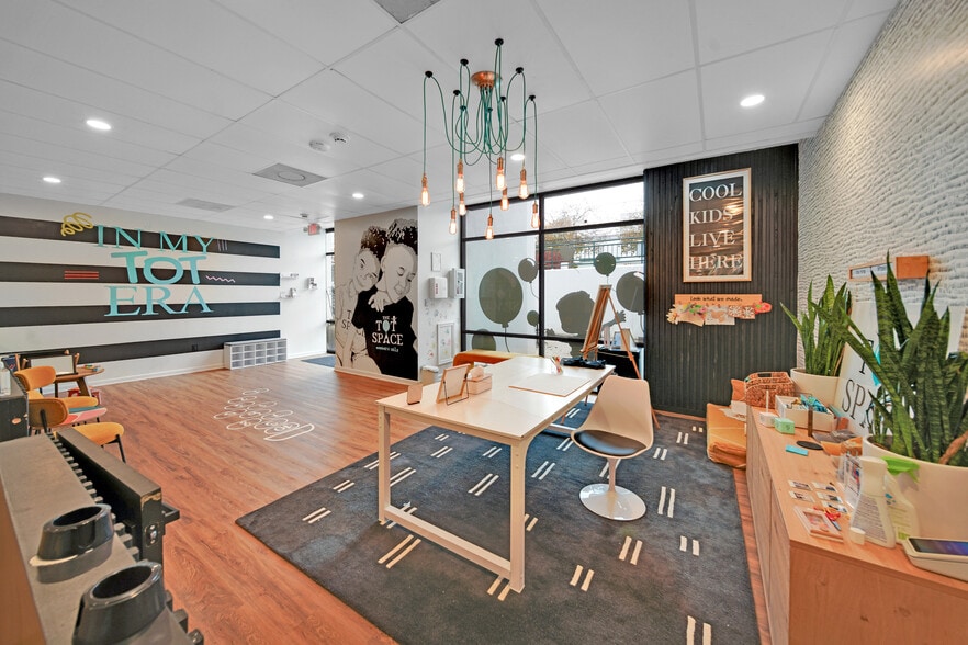 More Photos Of 1321 Rockville Pike, Rockville Freestanding For Lease