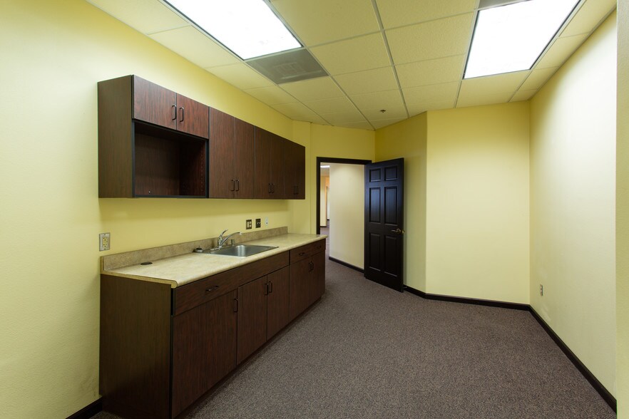 More Photos Of 41911 5th St, Temecula Office For Lease