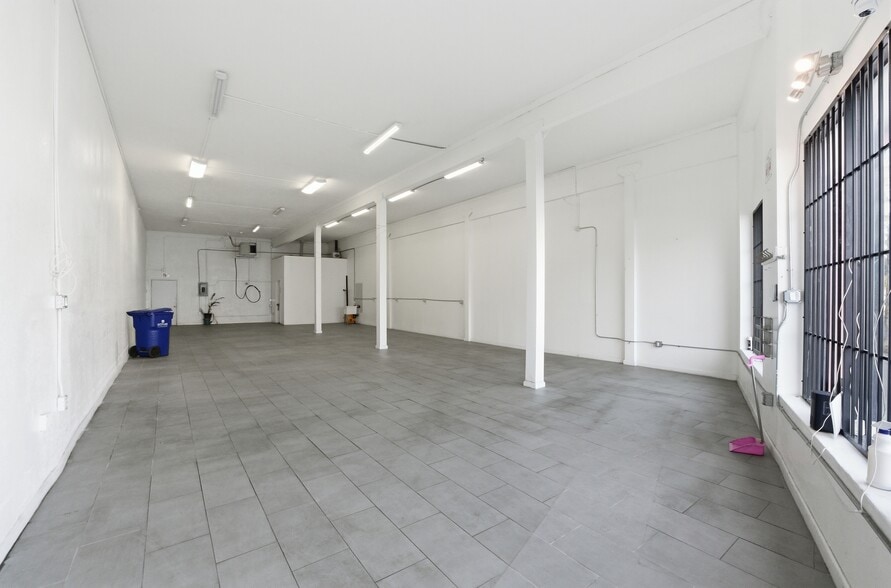 More Photos Of 7101-7105 International Blvd, Oakland Storefront For Lease
