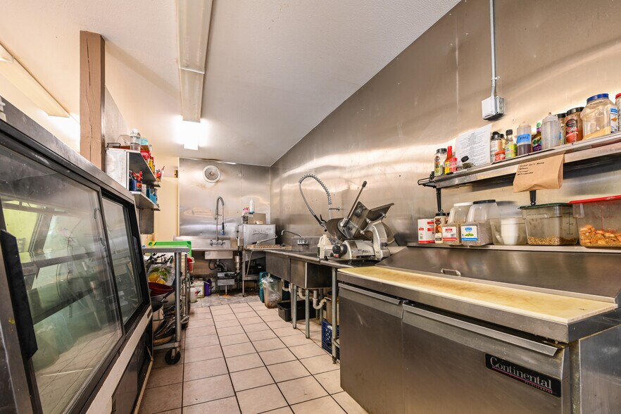 More Photos Of 228 Elcho Ave, Crested Butte Service Station For Sale